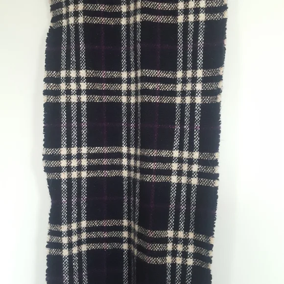 Burberry Scarf - Picture 2 of 3